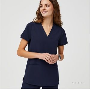 Figs Casma navy scrub top size small